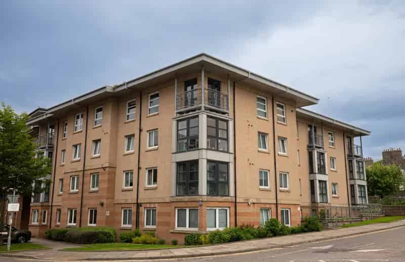 3 Bedroom Flat To Rent Available 21072025