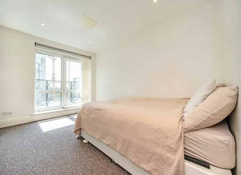 2 Bedroom Flat High Street Kensington Private Balcony Gym Concierge