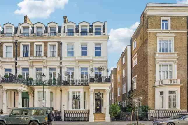 Semi Detached House for Sale Earls Court Square London SW5