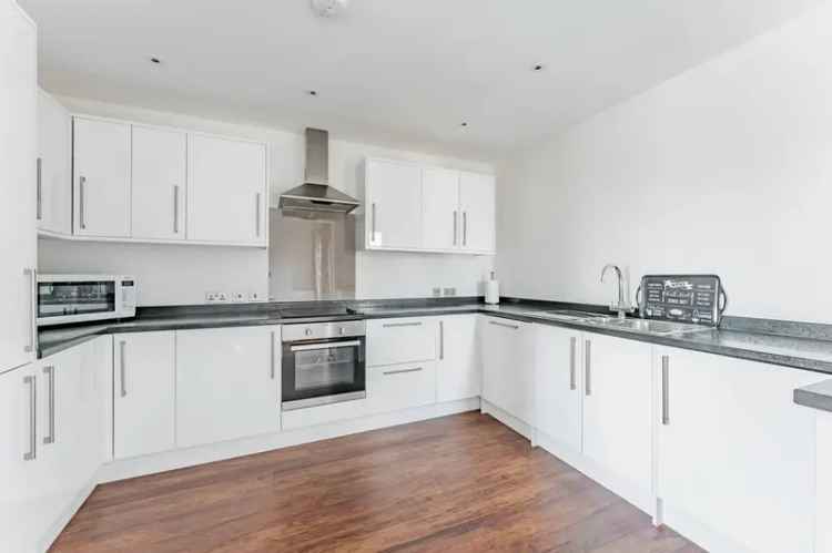 2 bedroom flat for sale