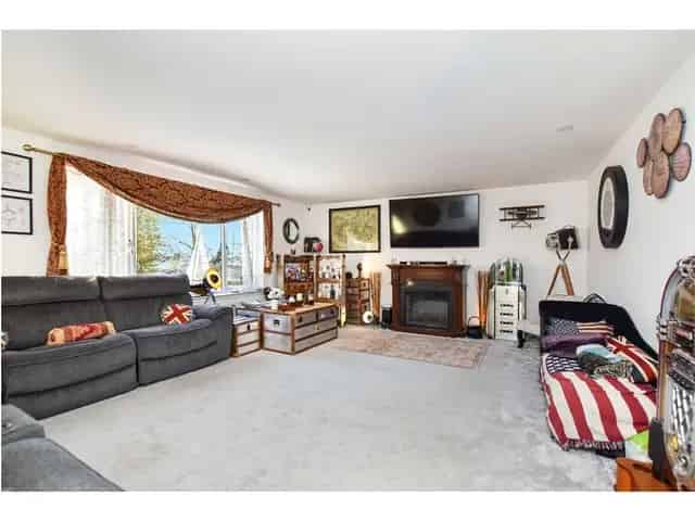 4 Bedroom Detached Bungalow for Sale in Middlewood Park Livingston