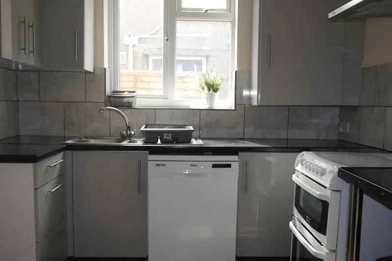 Spacious 5-Bedroom Student House in Cowley Oxford Near Universities