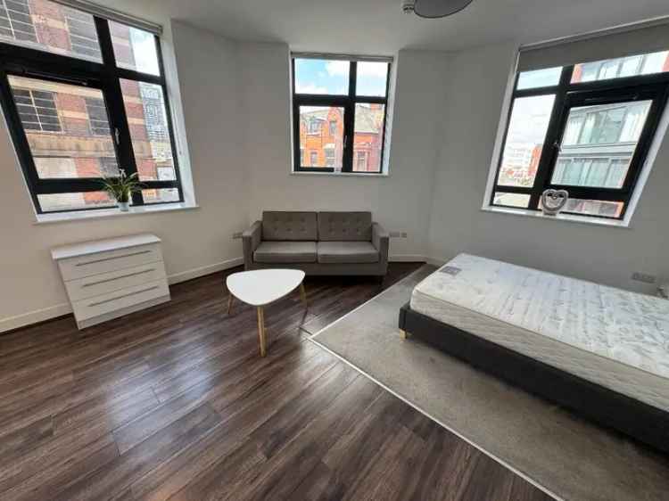 Studio Flat in Fabrick Square Digbeth