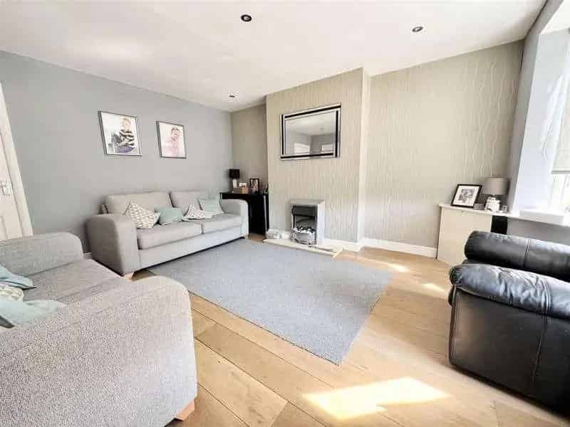 3 Bed End Town House For Sale