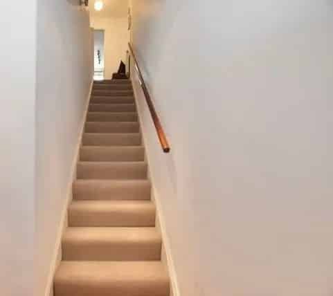 2 Bedroom Maisonette Near Schools and Shops