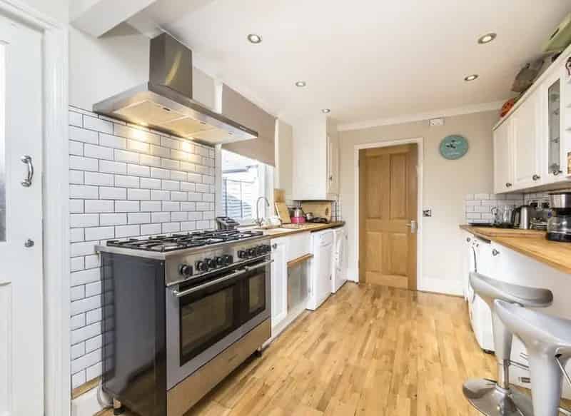 Four Double Bedroom House with Study and Garden - Perfect for Professionals