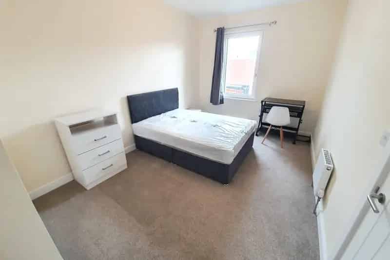 Modern 4 Bed Townhouse Near Hospital and UEA