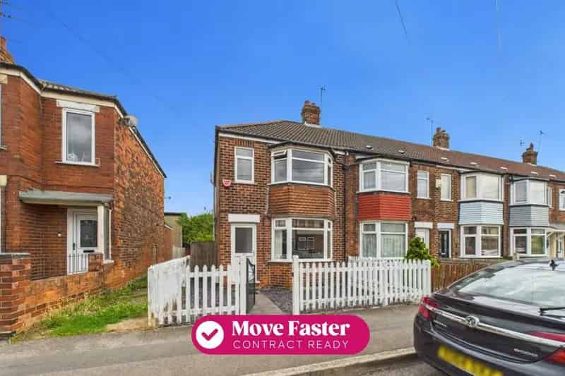 2 Bedroom End Terrace House For Sale - Contract Ready