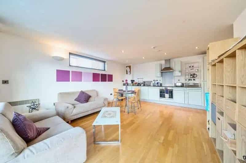 2 Bed Flat for Sale Manchester EWS1 Available