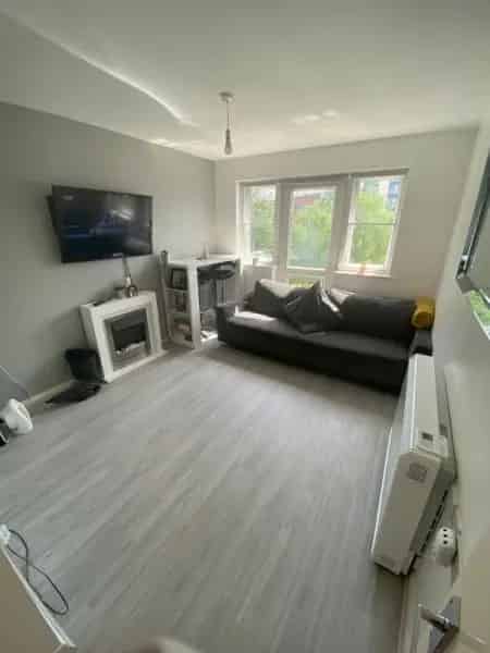 2 Double Bedroom Flat near Edmonton Green Station