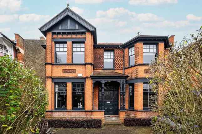 Luxury Family Home for Sale in Ealing W5