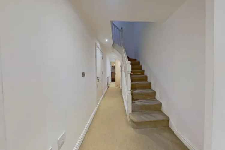 Well Presented Spacious Modern Family Home 4 Beds 2 Ensuites Barnsley