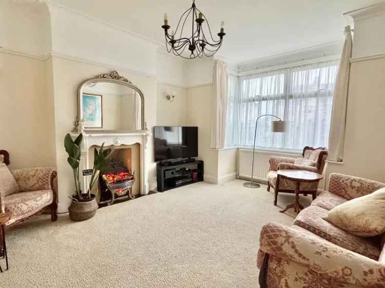 3 Bedroom Semi Detached House Folkestone Kent