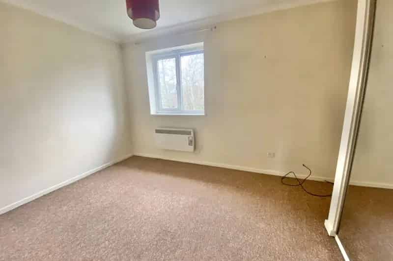 Spacious 2-Bedroom House Near Didcot Train Station