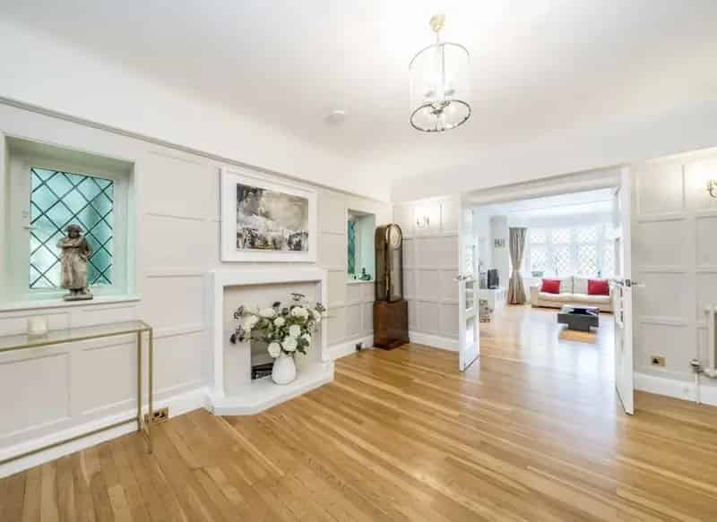 Detached Family House with Large Kitchen Diner and Garden