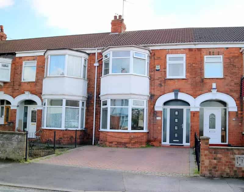 3 Bedroom House to Rent - Extended Terrace with Loft, Parking & Garage