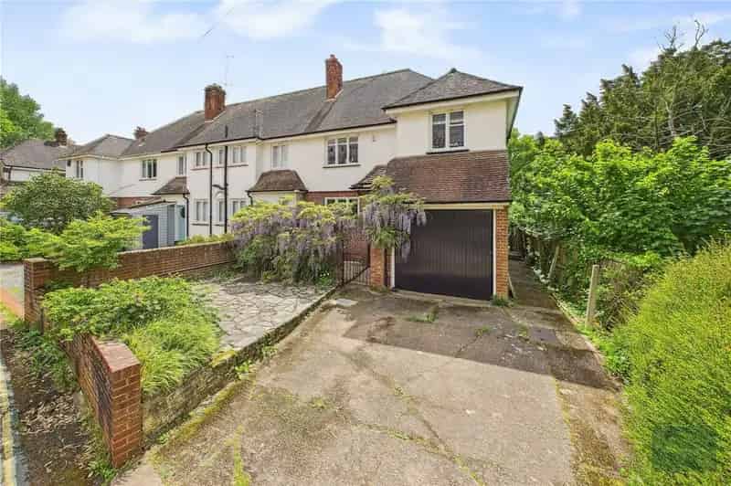 4 Bedroom End of Terrace House for Sale