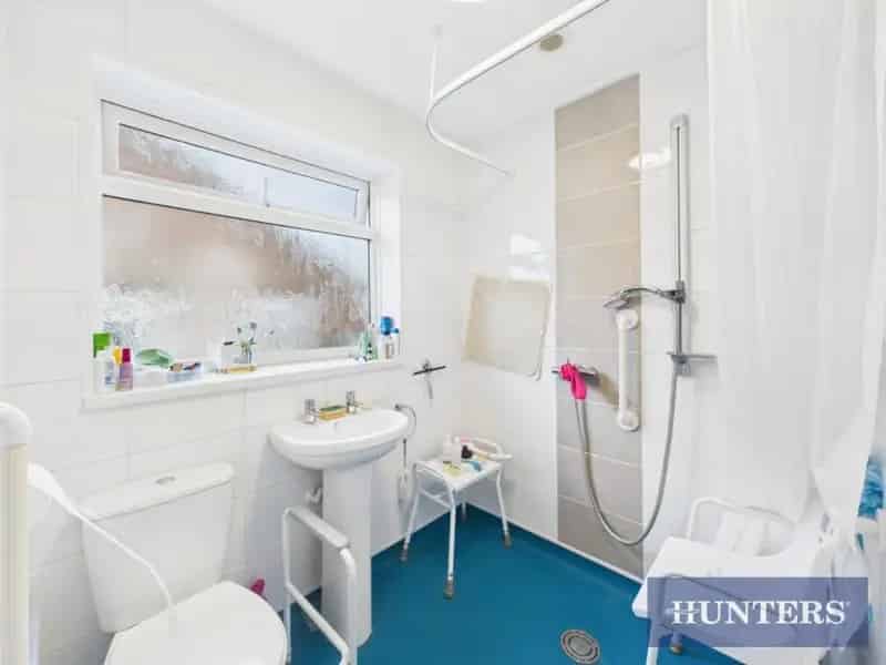 2 bed house for sale