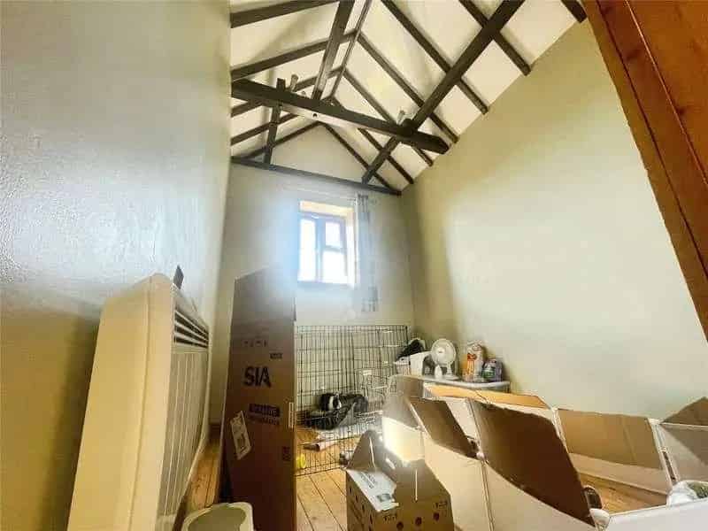 1 Bed Flat for Sale - Stylish Urban Apartment