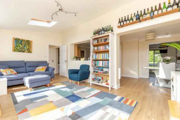 Extended Family Home 3 Double Bedrooms Near Parks and Schools