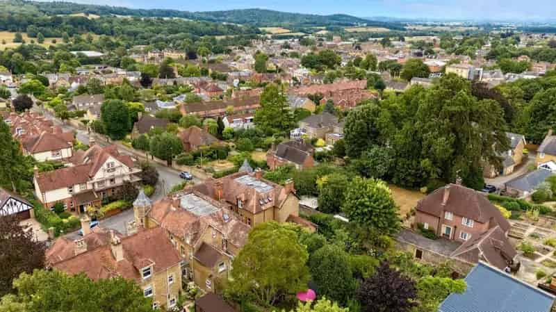 2 Bed Maisonette for Sale in Sherborne Town Centre