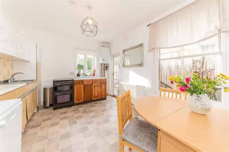 1 Bedroom Flat North Finchley Ground Floor Private Garden