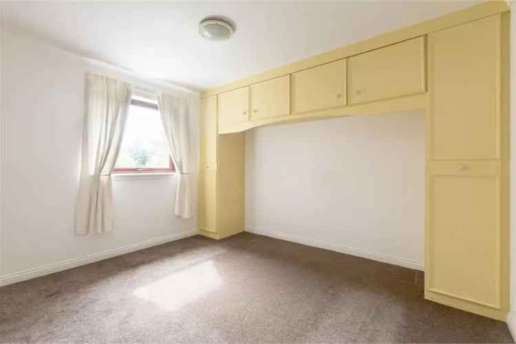 1 Bed Flat - Ground Floor with 1 Reception Room