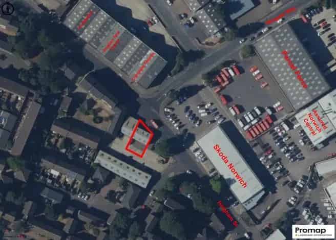 Semi-Detached Industrial Unit with Mezzanine Storage and Parking