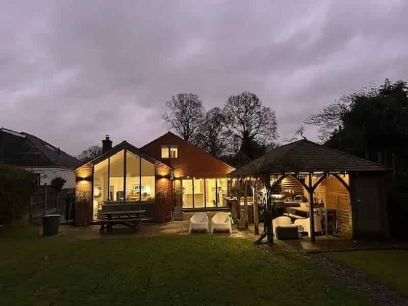 Luxury 5-Bedroom Detached House with Annexe and Landscaped Gardens