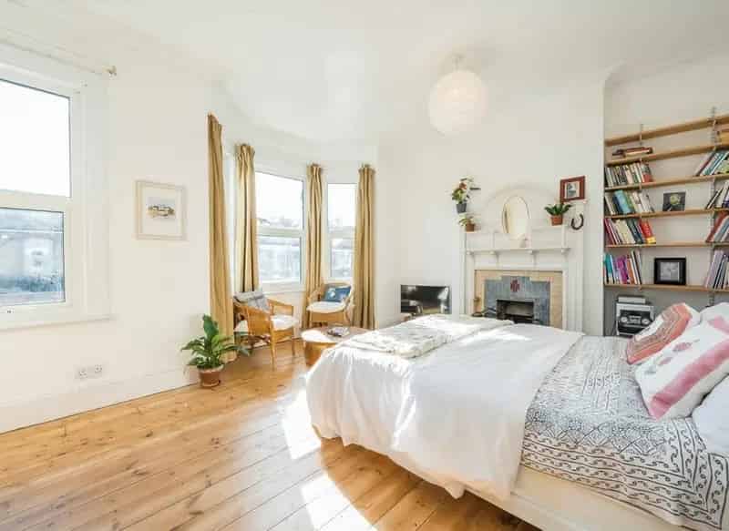Spacious 3-Bed Mid Terrace House in Tooting