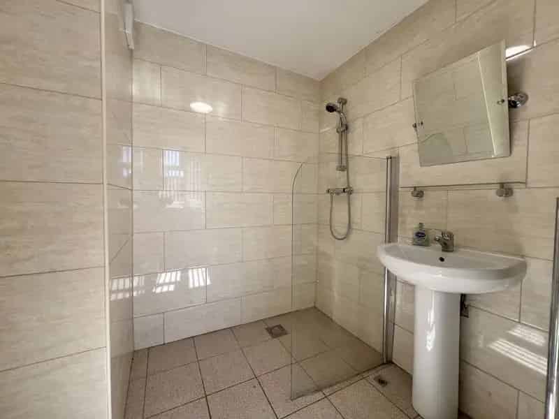 3 Bedroom Semi-Detached House to Rent