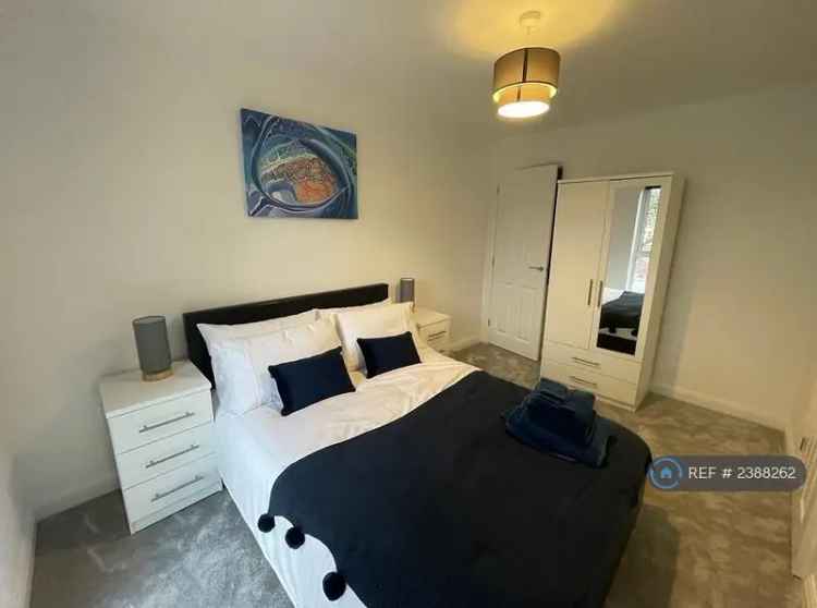 2 Bedroom Terraced House Garden Access Available March 2025