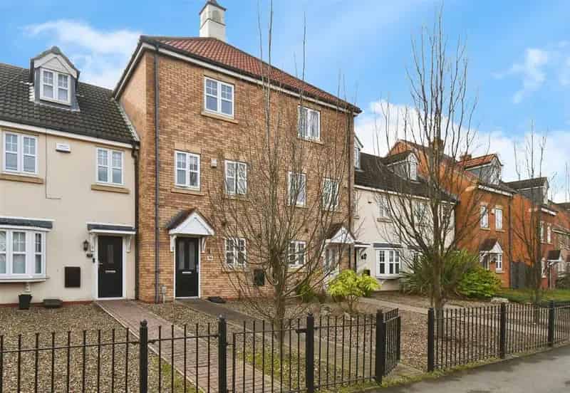 3 Bedroom Terraced House for Sale in Sutton