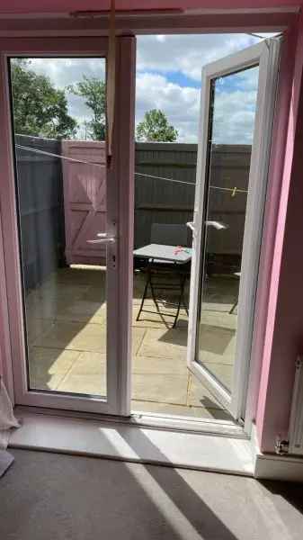 Flat For Rent in Rother, England