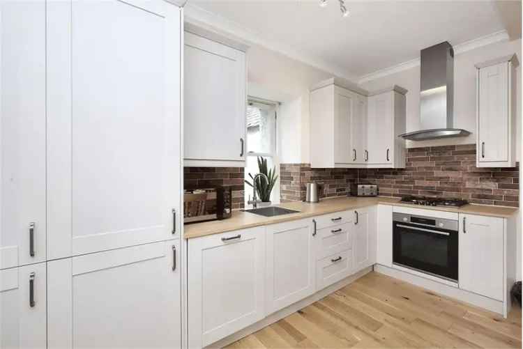 3 Bed Flat - Double Upper with 1 Reception Room