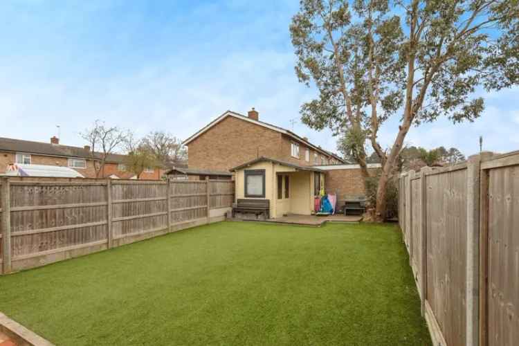3 Bedroom Family Home With Conservatory and Double Driveway