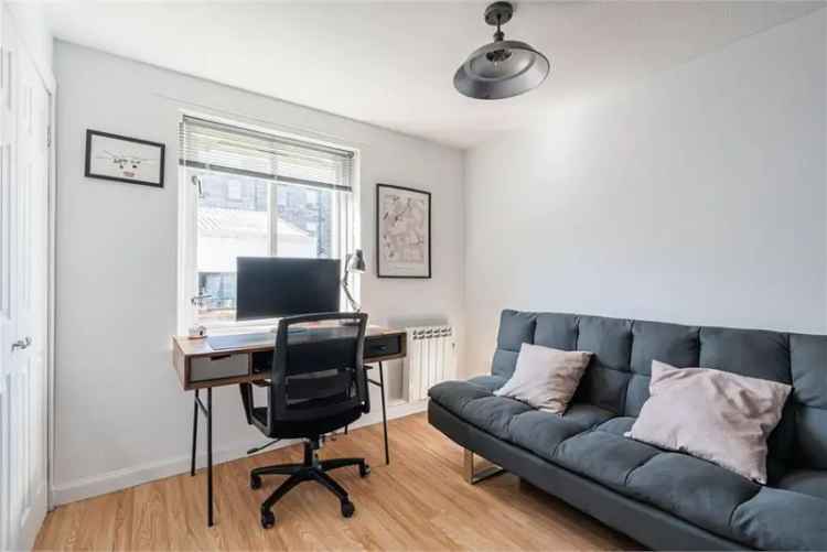2 Bed Flat Leith Edinburgh - First Floor Flat
