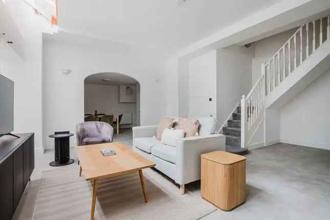 Flat to rent in Clerkenwell, London EC1V