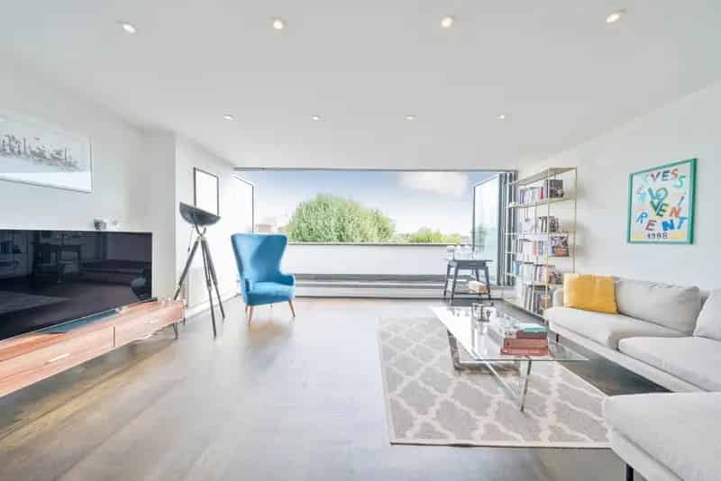 Flat For Sale , London, England