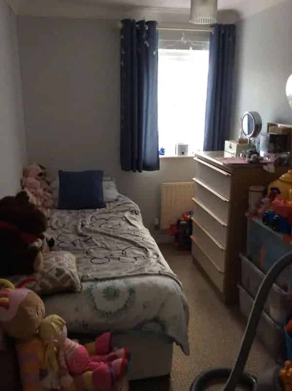 First Floor Flat Two Bedrooms Large Living Room Diner
