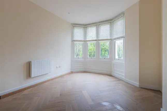 Flat to rent in Cathedral Road, Pontcanna, Cardiff CF11