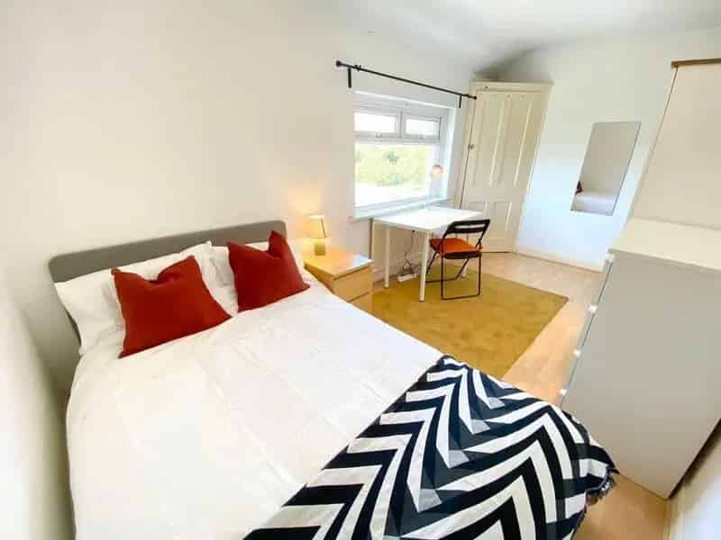 6 Bedroom House Near Filton Avenue Gloucester Road