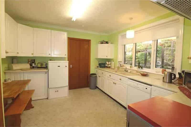 4 Bed Detached House with 2 Reception Rooms and Garage