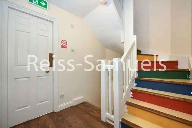 Townhouse for Rent in Ferry Street Isle of Dogs London