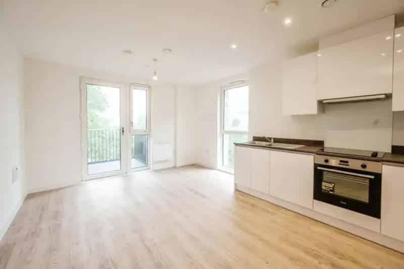 Luxury 1 Bed Apartment Belgrave Village Parking Available