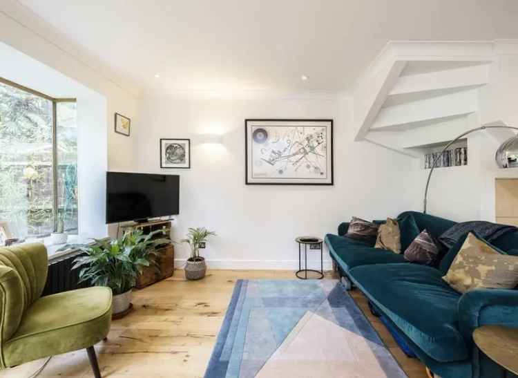 Spacious 3-Bedroom House in Vauxhall with Private Garden