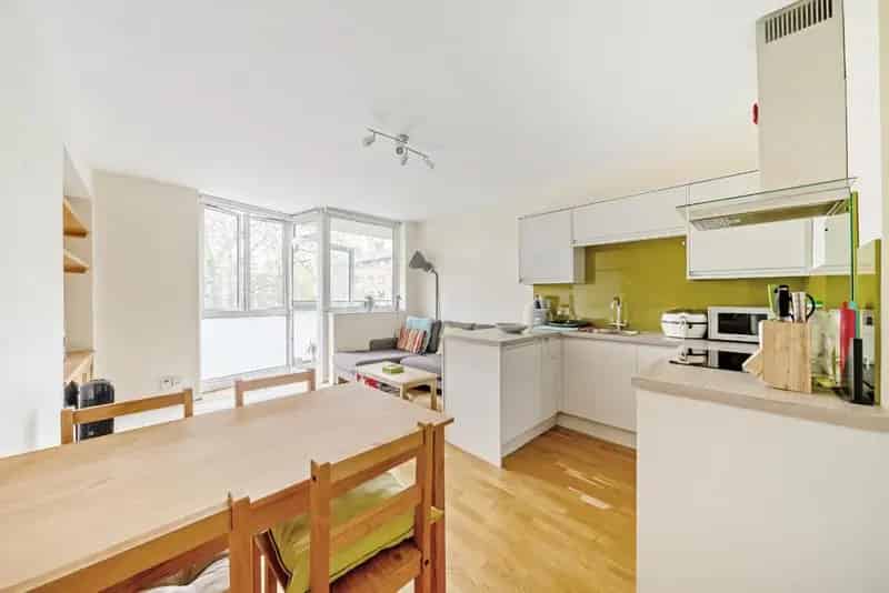 2-Bedroom Flat Regent Square Near Tube Chain Free