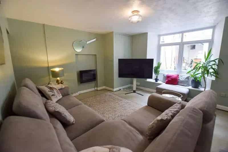 9 Bed House for Sale Stunning Views 3 Parking Spaces