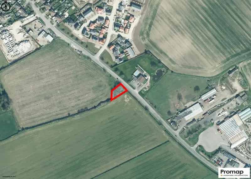 0.13 Acre Copse and Pond with Planning Permission near Louth
