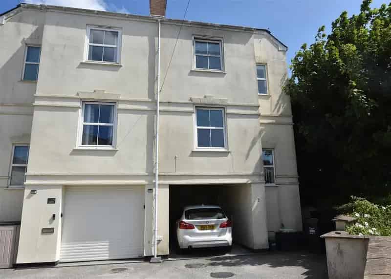 2 Bedroom Semi-Detached House for Sale in Redruth